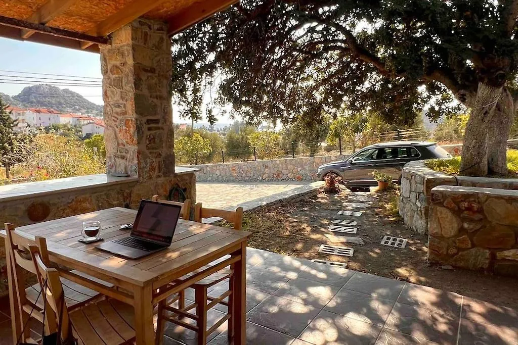Hébergement de vacances Villa Karaincirevleri Muestakil Tas Ev à Emecik